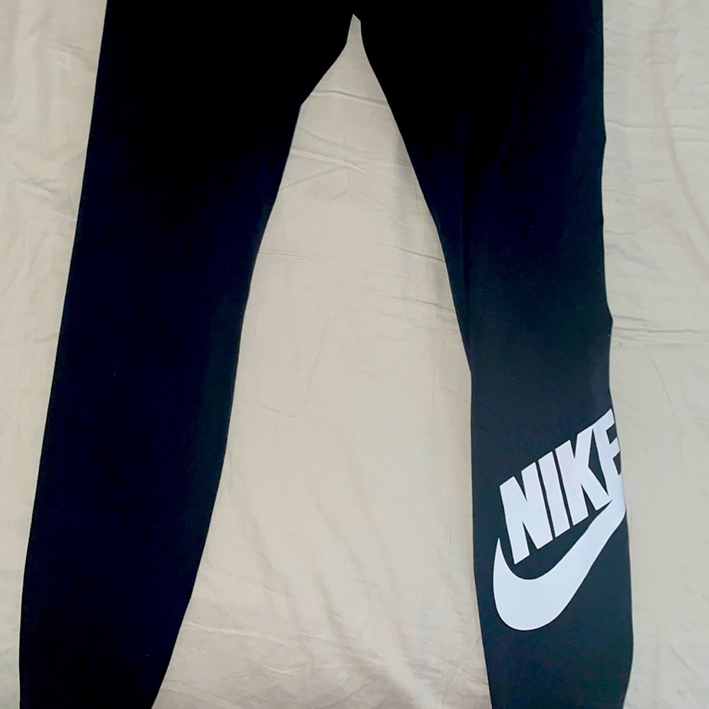 NIKE BLACK LEGGINGS